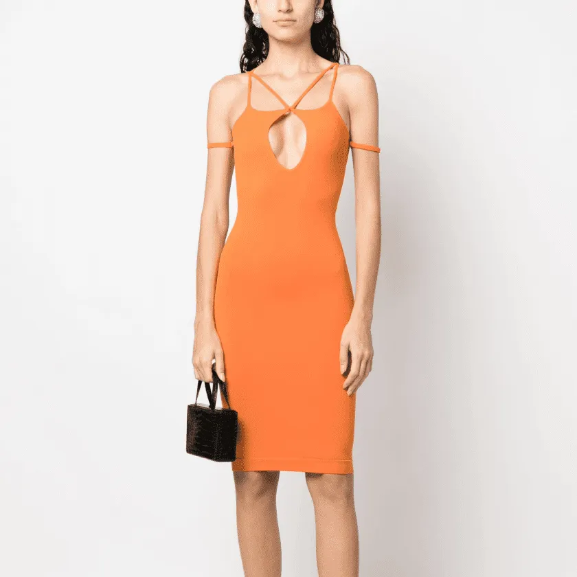 Силуэтное платье